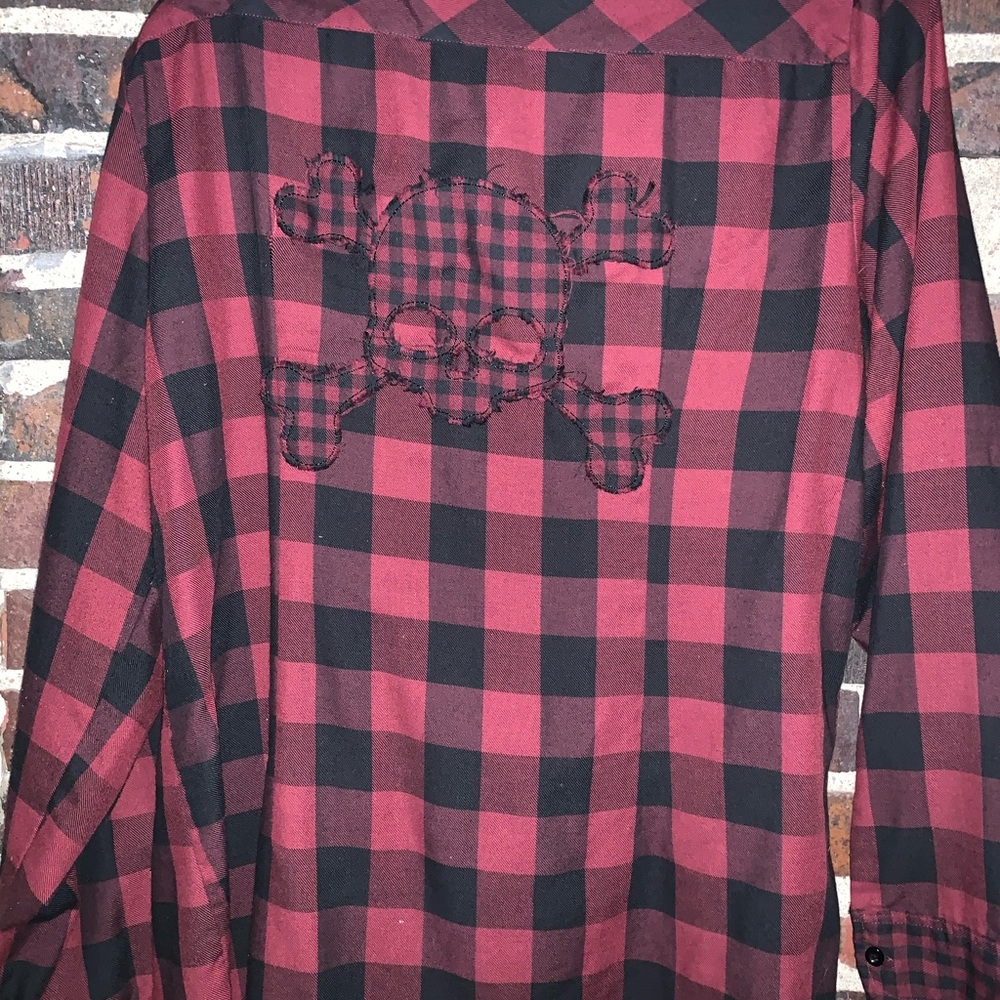 Hot Topic Women's Red and Black Plaid Button-Up Shirt - Picture 3 of 3